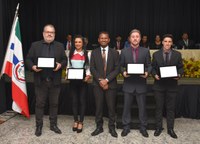 Câmara homenageia 37 pessoas com os títulos de Boina de Ouro, Cidadania Honorária e Honra ao Mérito