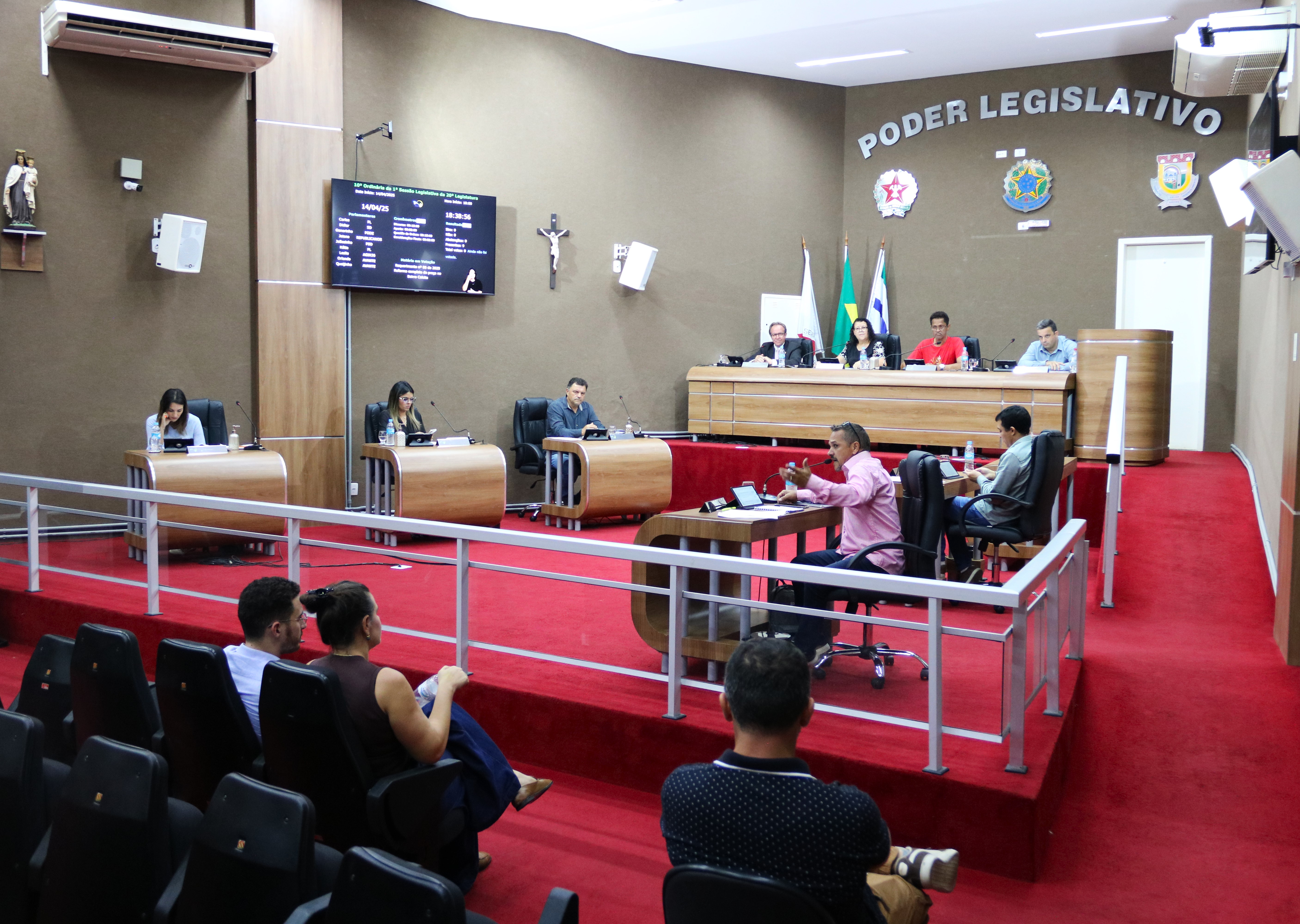 Criação de aplicativo para facilitar a notificação de casos de violência contra a mulher é aprovada na Câmara 